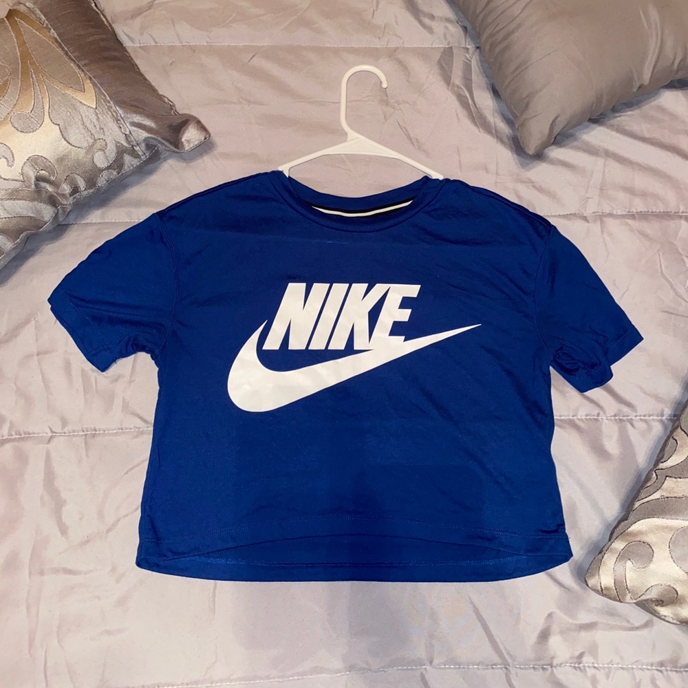 nwot nike crop top